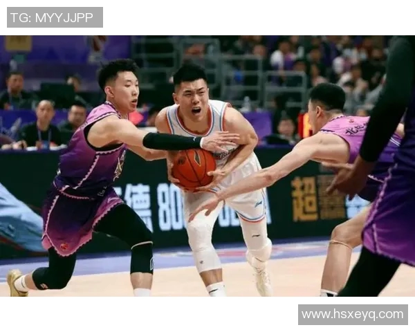 高诗岩：从青涩球员到篮球场上的璀璨明星之路